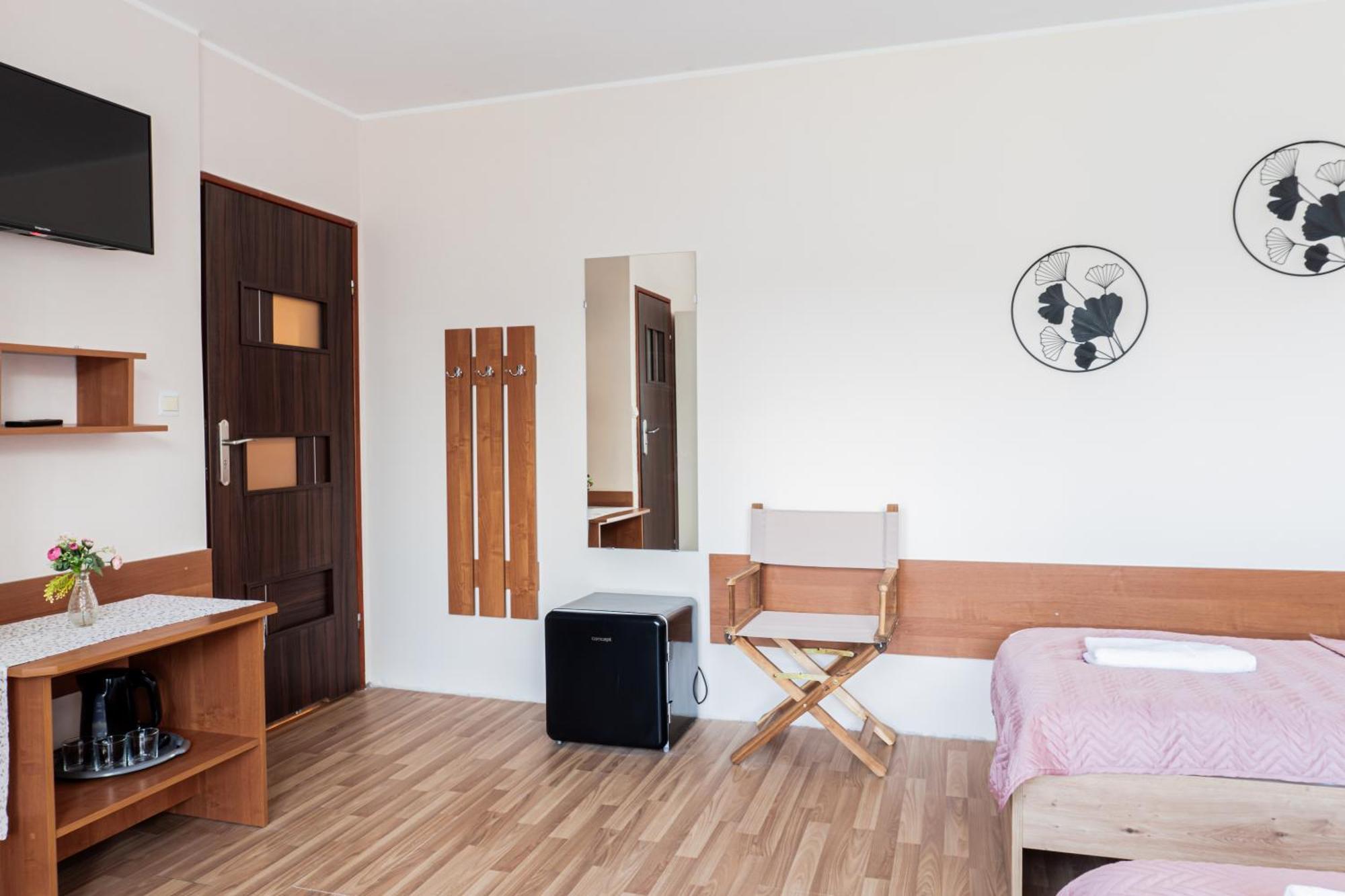 Pokoje Goscinne Raf-Tur - Sala Zabaw, Grill - Idealny Dla Rodzin Z Dziecmi Ostrowo  Dış mekan fotoğraf